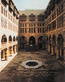 A Mamluk inn for merchants in Cairo